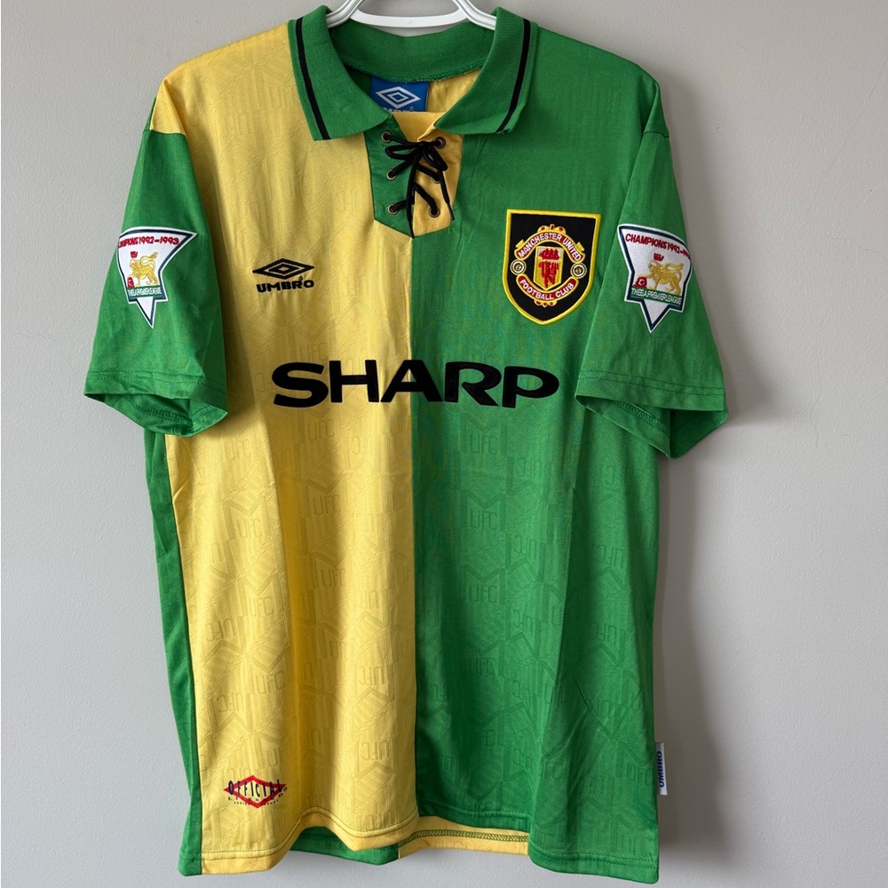 Eric Cantona Manchester United New Men’s Retro Vintage Umbro Soccer Jersey